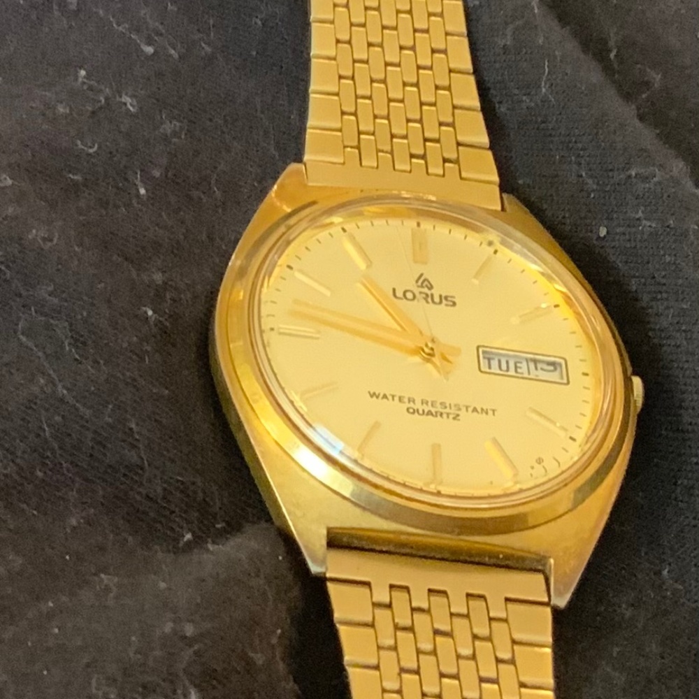 Mens Lorus water resistant watch